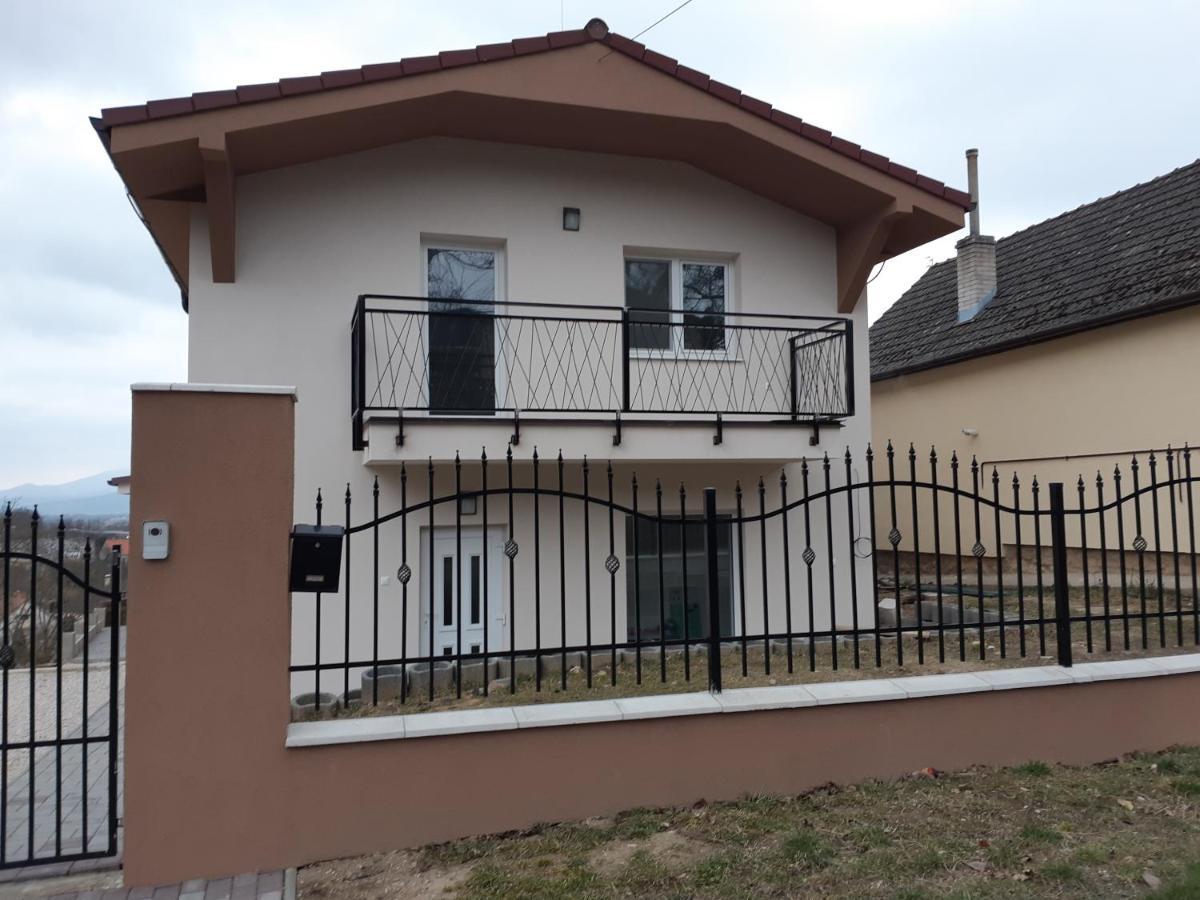 Vilka Cachtice Apartment Luaran gambar